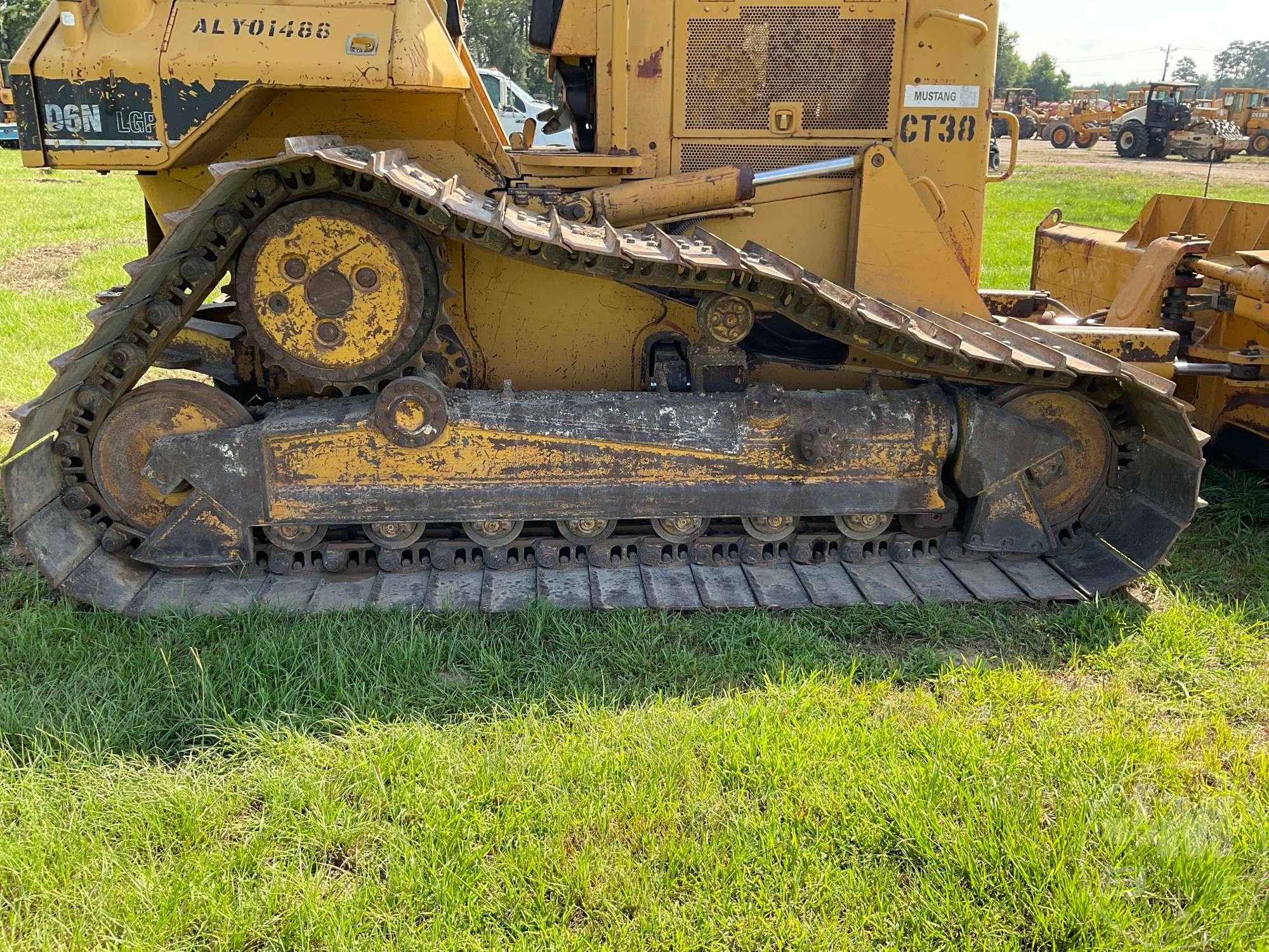 2005 CATERPILLAR D6N LGP CRAWLER TRACTOR SN: ALY01488