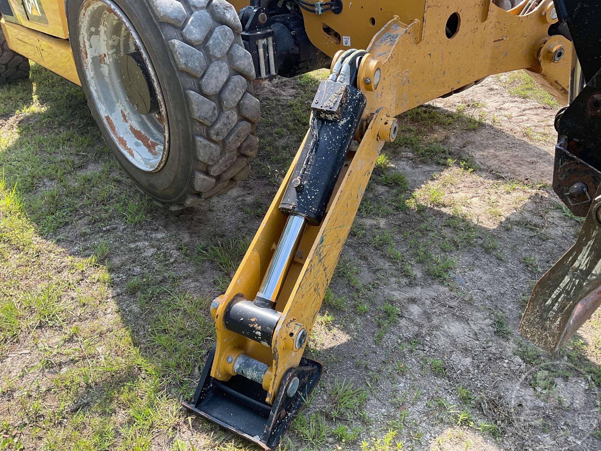 2017 CATERPILLAR TL943D ST TELESCOPIC FORKLIFT SN: MLJ00456