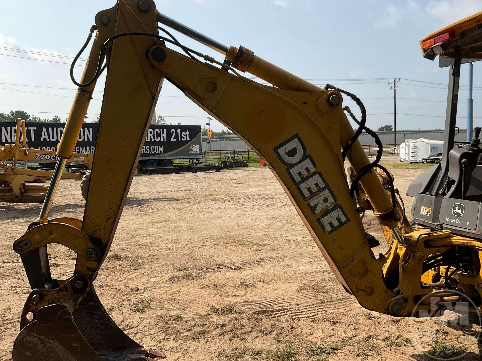 2004 DEERE 310SG 4X4 LOADER BACKHOE SN: T0310SG940401