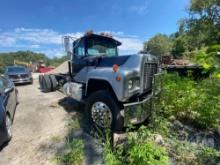 1986 MACK RD600K TANDEM AXLE VIN: 1M3P114K2GT003687 CAB & CHASSIS