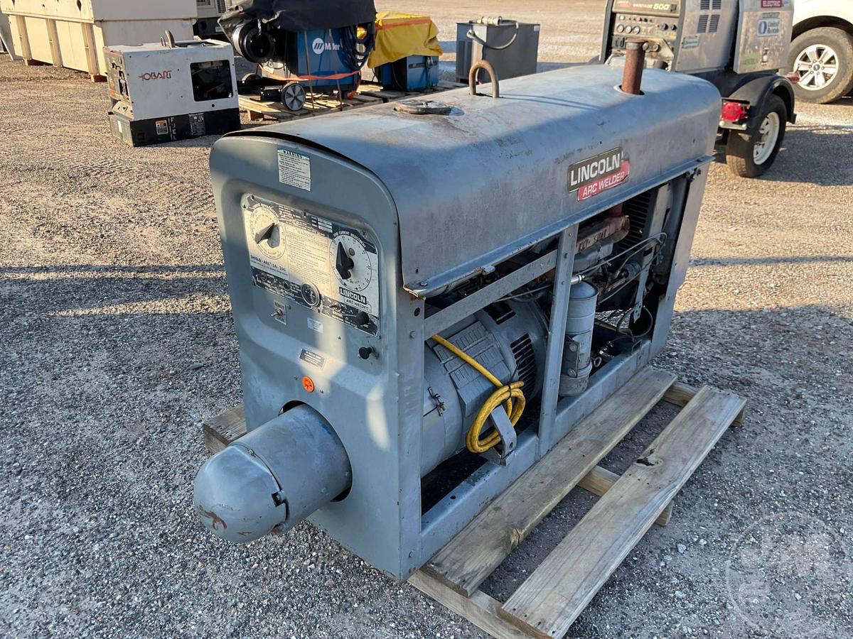 LINCOLN SA-200 F-163 200 AMP STATIONARY WELDER SN: A-1069919