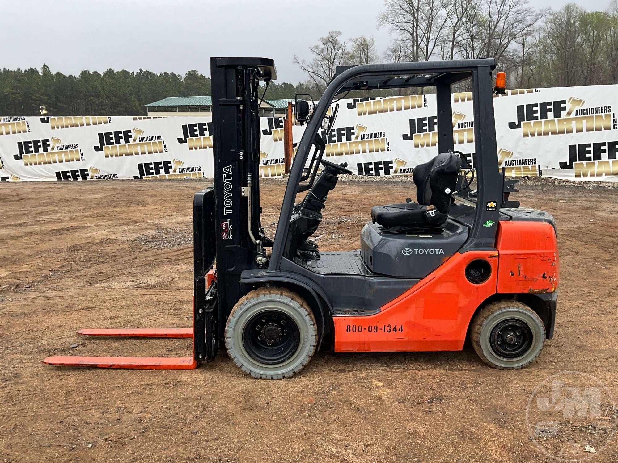 2016 TOYOTA 8FGU25 PNEUMATIC TIRE FORKLIFT SN: 8FGU25-72918