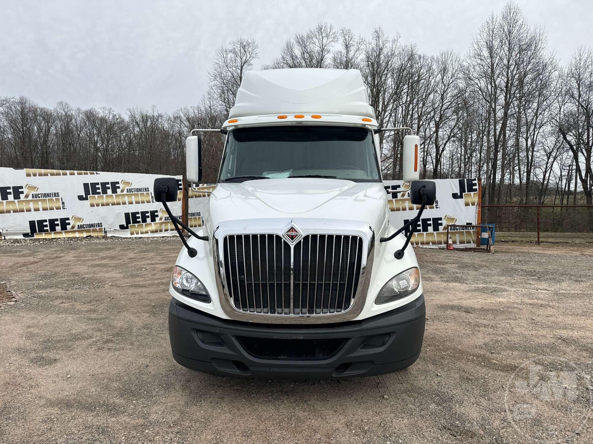 2016 INTERNATIONAL LF687 TANDEM AXLE TRUCK TRACTOR VIN: 3HSDJAPR4GN112057