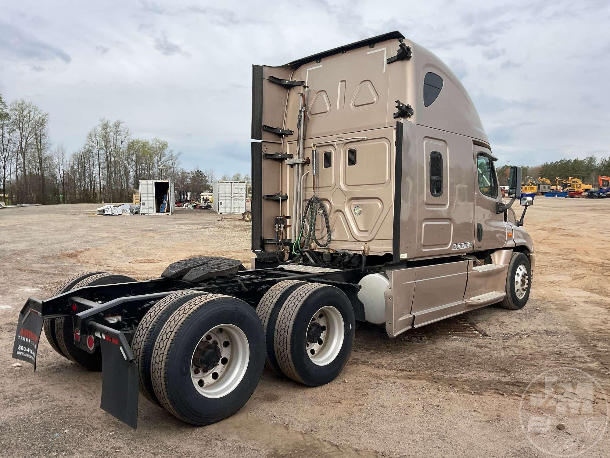 2014 FREIGHTLINER CASCADIA TANDEM AXLE TRUCK TRACTOR VIN: 3AKJGLD55ESBT5357