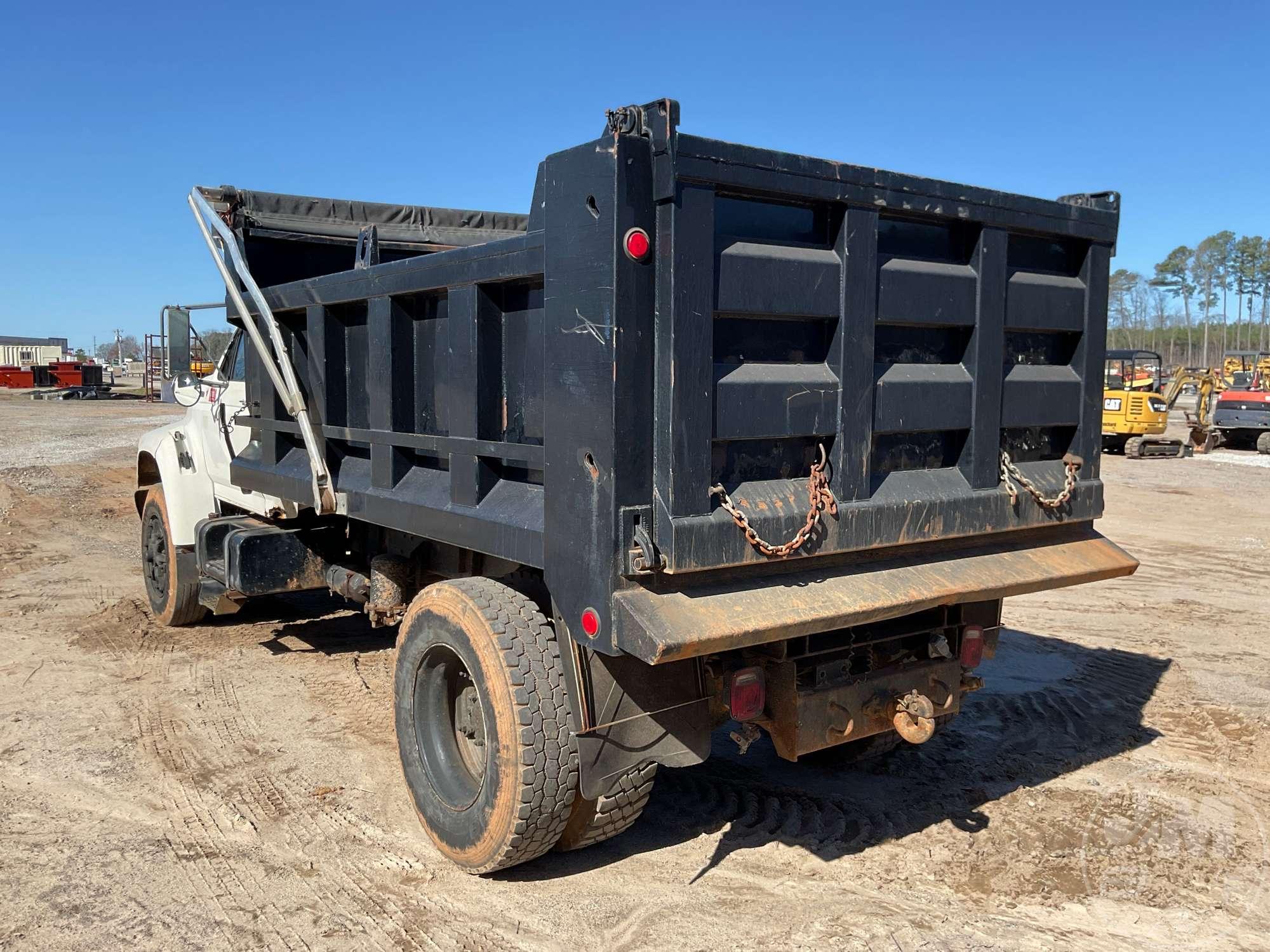 1998 FORD F-800 SINGLE AXLE DUMP TRUCK VIN: 1FDYF80E6WVA05948