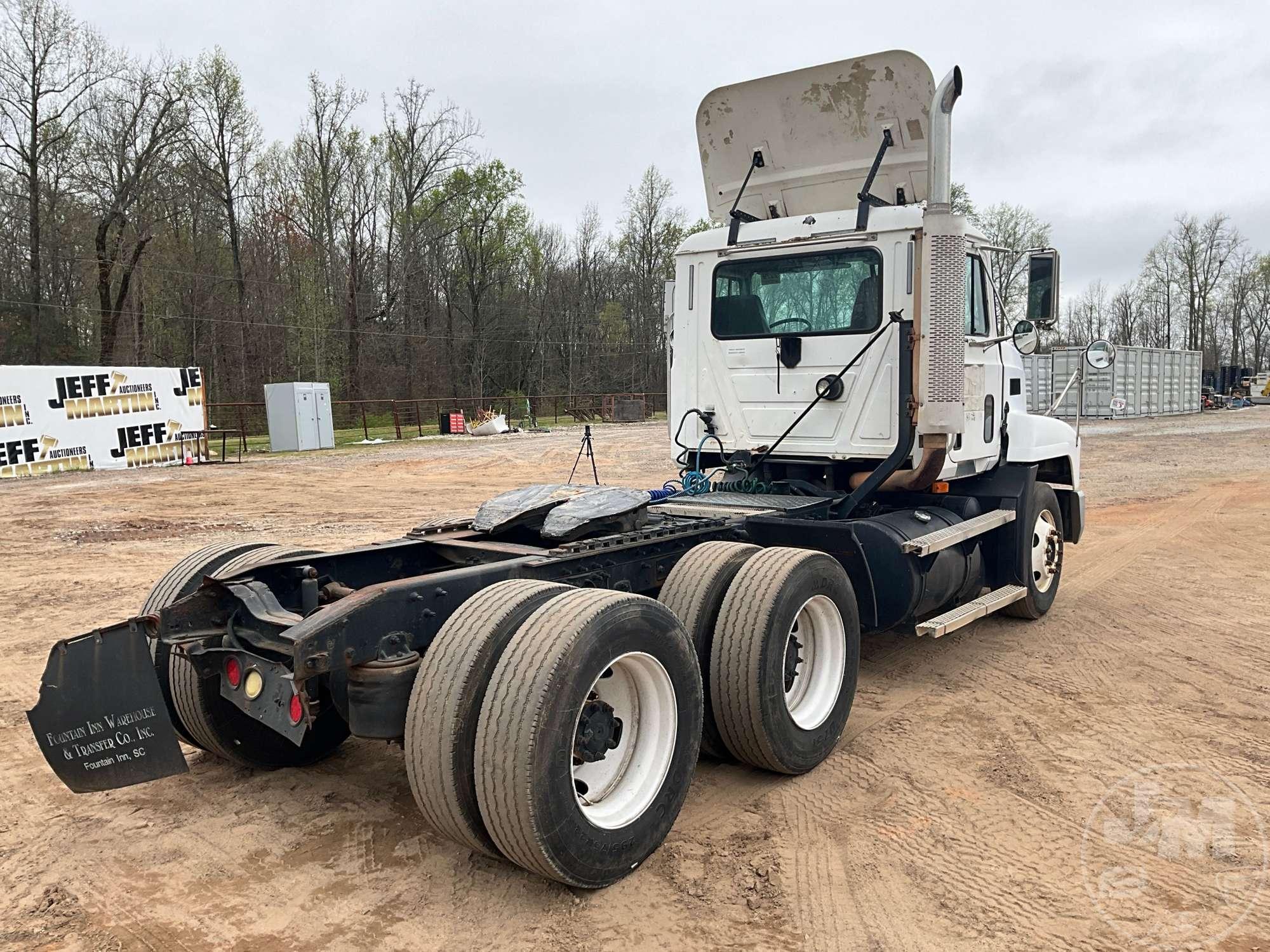 2003 MACK CH TANDEM AXLE DAY CAB TRUCK TRACTOR VIN: 1M1AA14Y63W153216