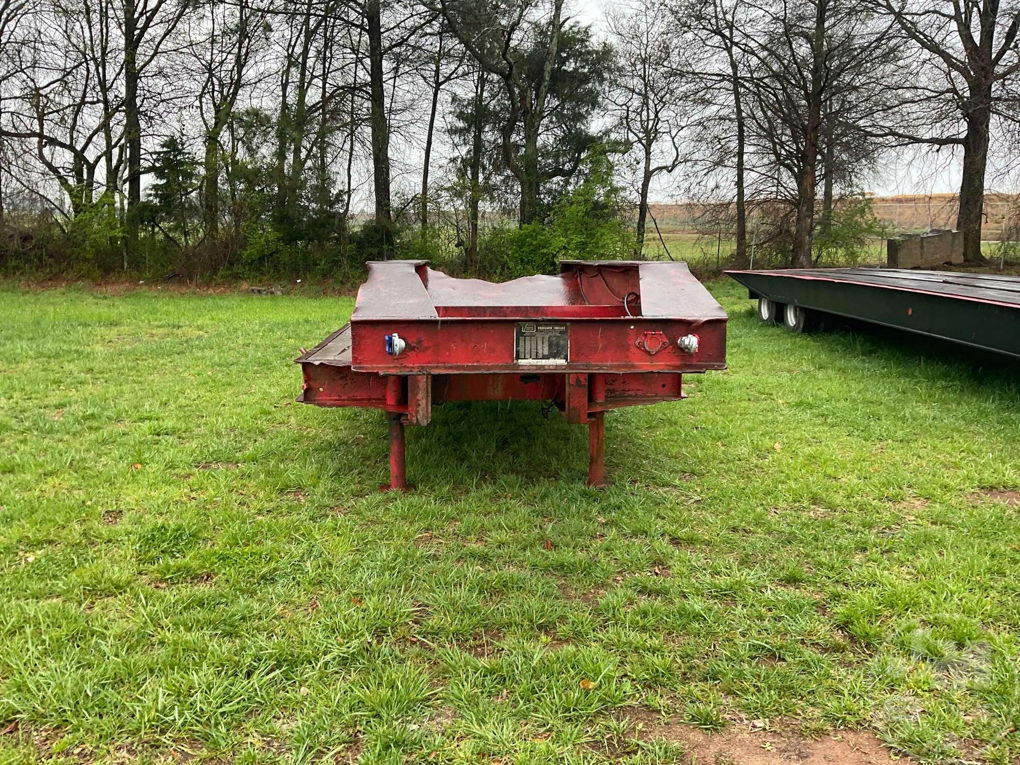 1961 FRUEHAUF 825 FIXED NECK LOWBOY TRAILER VIN: BMF150419