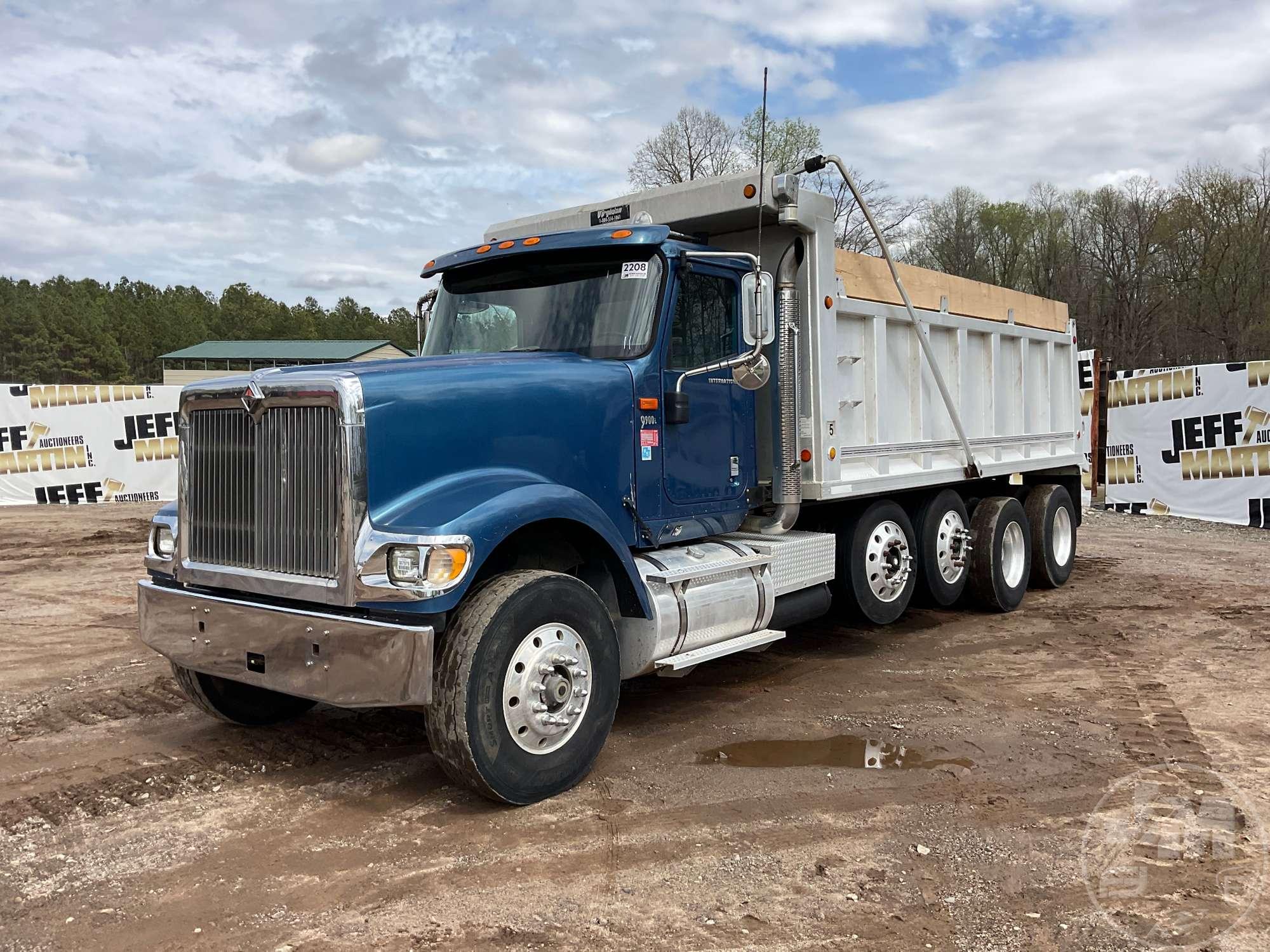 2011 INTERNATIONAL 9900I QUAD AXLE DUMP TRUCK VIN: RVA67080324201508