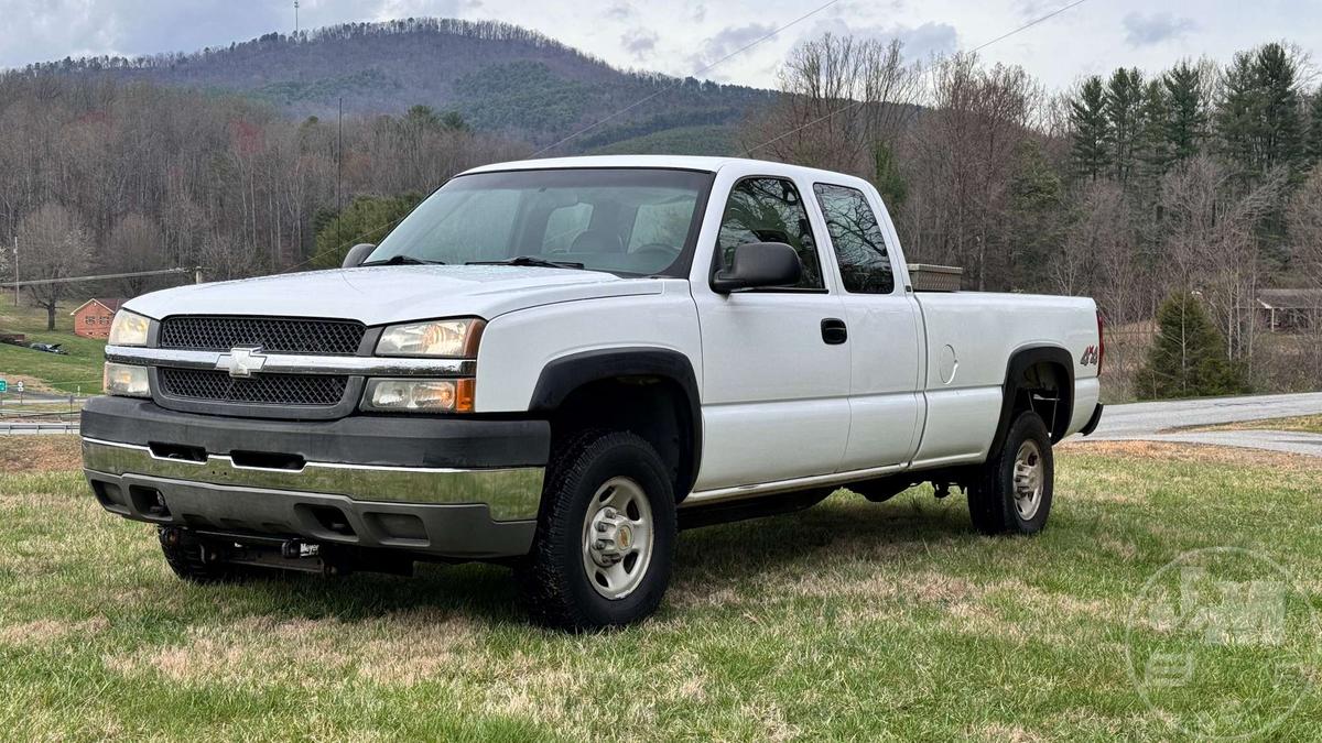 2003 CHEVROLET SILVERADO 2500 EXTENDED CAB 4X4 PICKUP VIN: 1GCHK29U63E110833