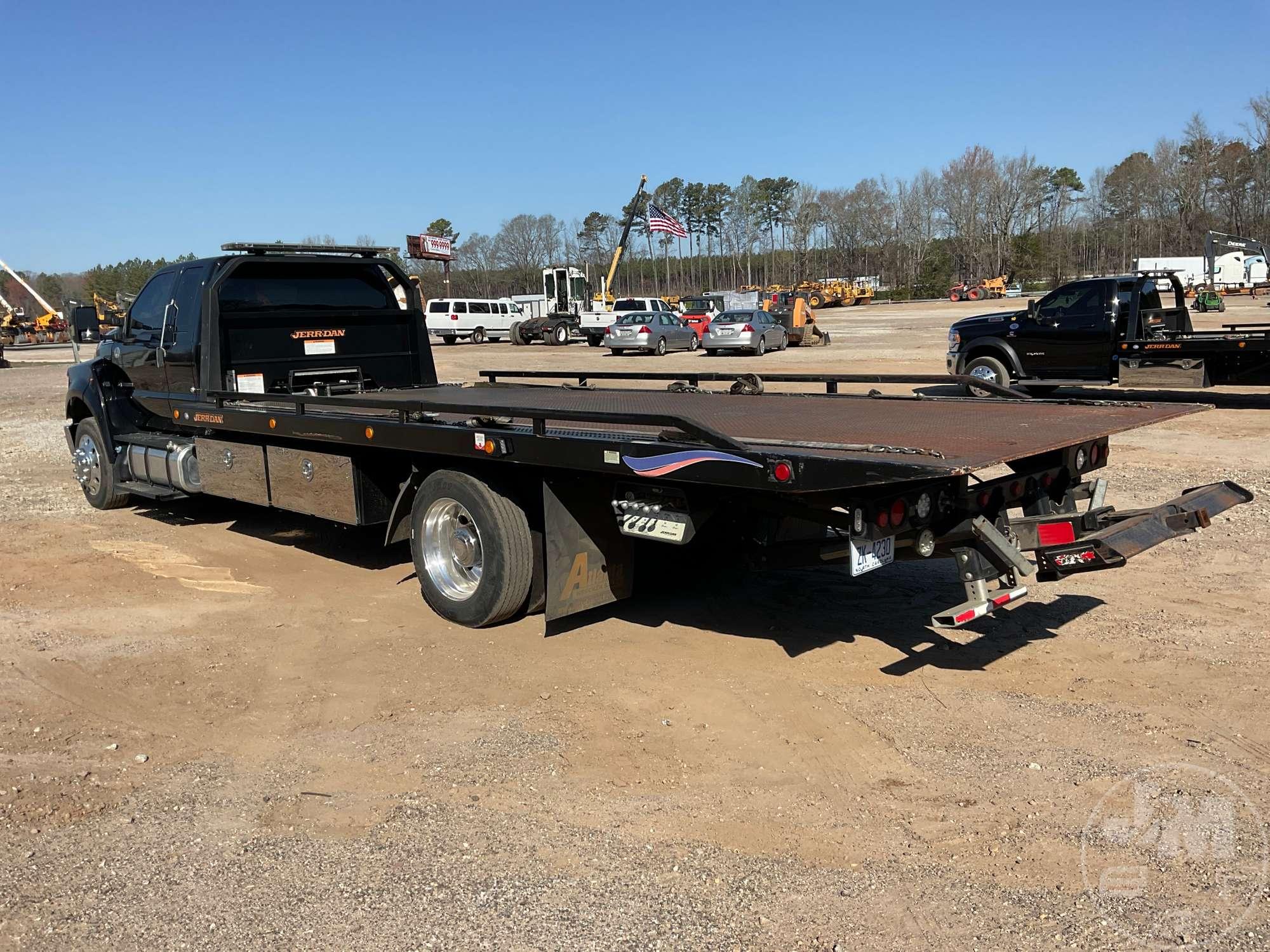 2019 FORD F-750 SINGLE AXLE ROLLBACK TRUCK VIN: 1FDWXDC7KDF12364