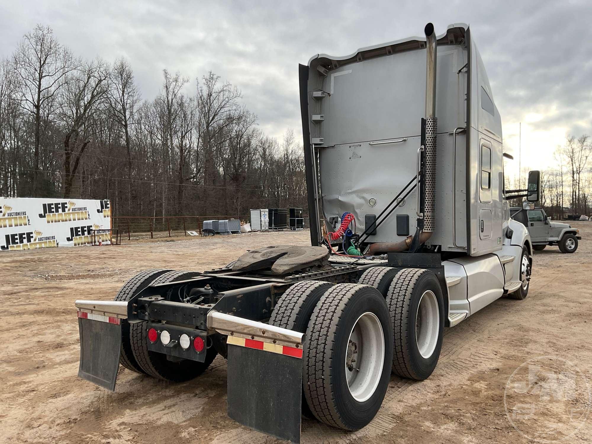 2017 KENWORTH T680 TANDEM AXLE TRUCK TRACTOR VIN: 1XKYD49X3HJ143601