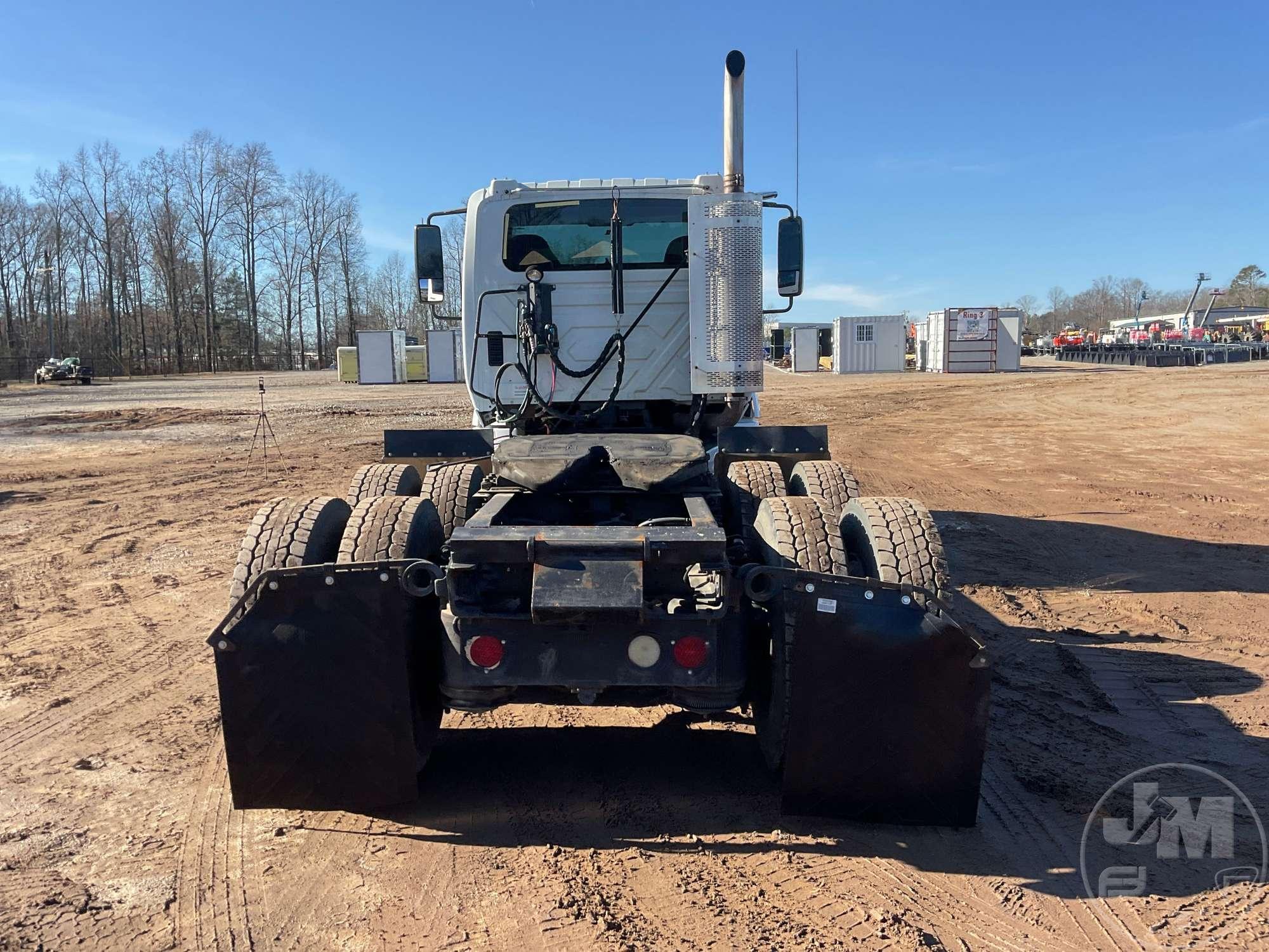 2011 INTERNATIONAL PROSTAR TANDEM AXLE DAY CAB TRUCK TRACTOR VIN: 1HSCUSJR8BJ359272