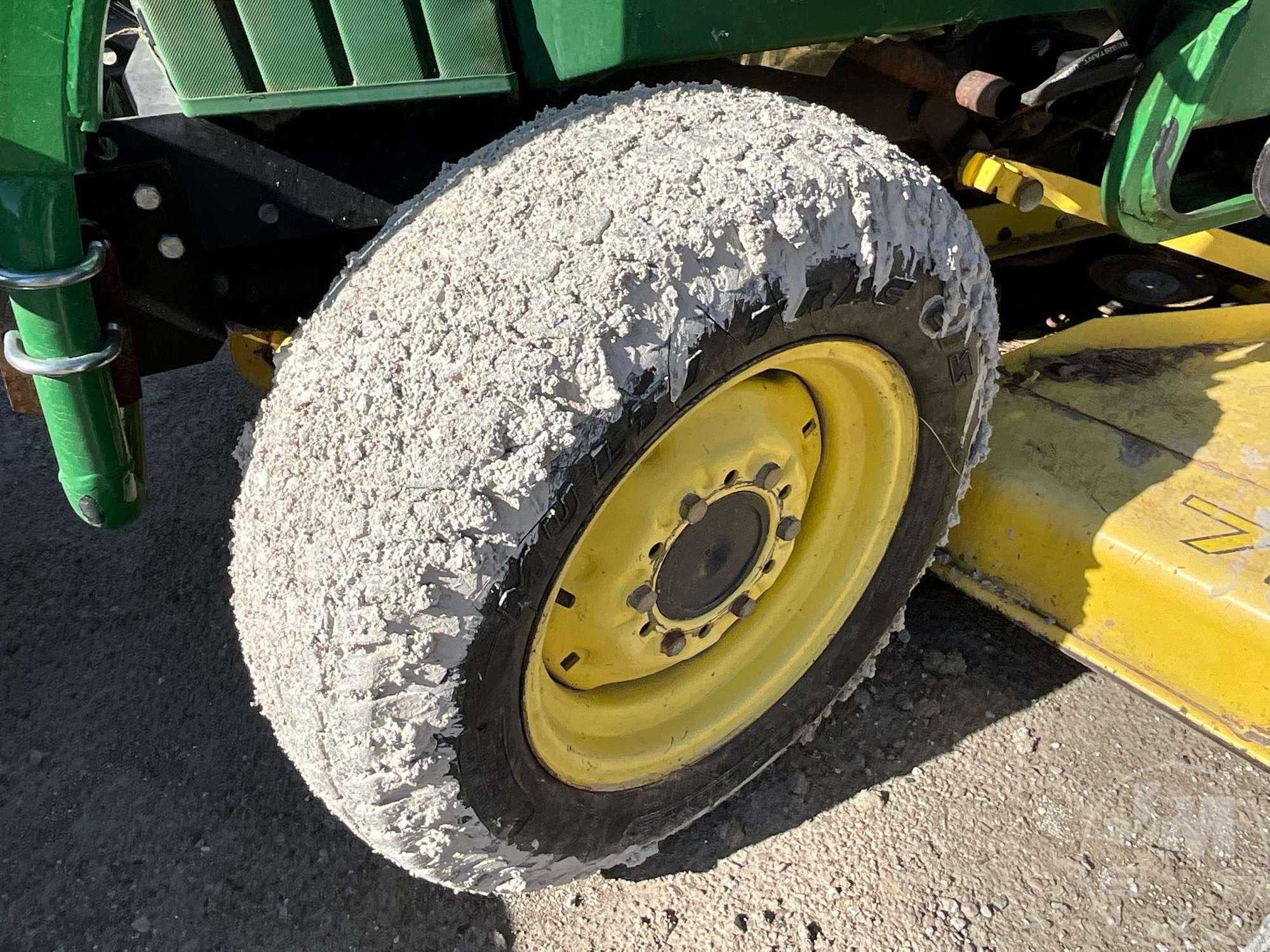 1997 JOHN DEERE 955 4X4 TRACTOR W/ LOADER SN: LV0955E202752