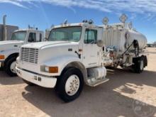 2001 INTERNATIONAL 4900 DT 466E VIN: 1HTSDAAN81H354755 S FUEL TRUCK