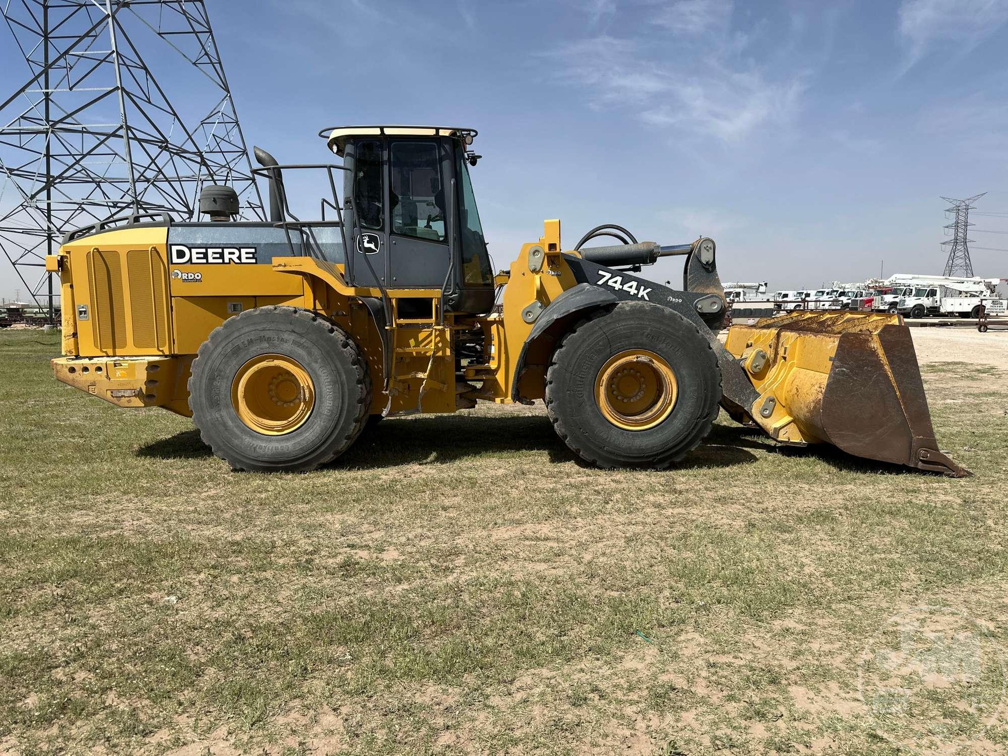 2014 DEERE 744K WHEEL LOADER SN: 1DW744KXEED663039