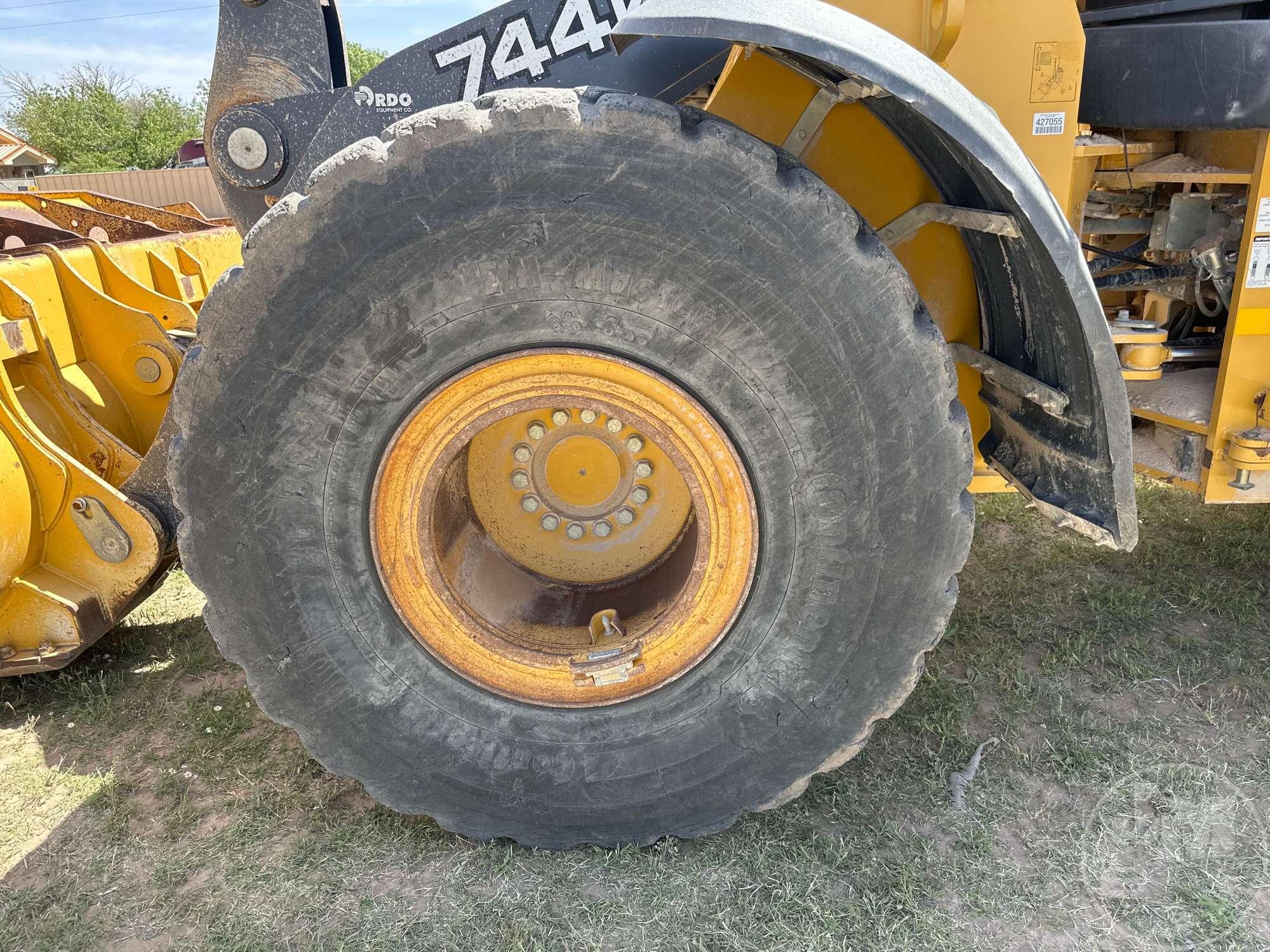 2014 DEERE 744K WHEEL LOADER SN: 1DW744KXEED663039