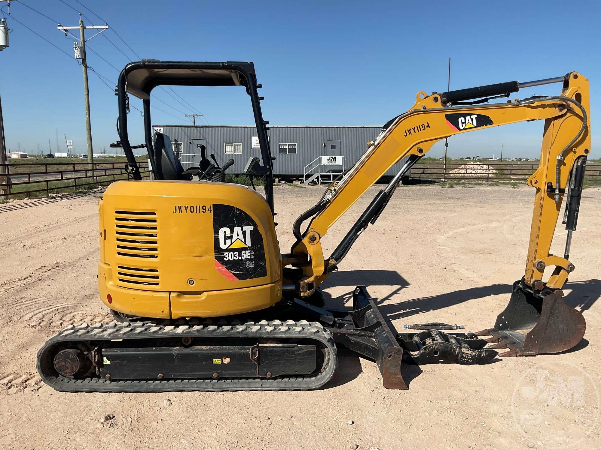 2016 CATERPILLAR 303.5E2 CR MINI EXCAVATOR SN: CAT3035EAJWY01194