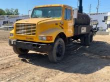 1999 INTERNATIONAL 4900 VIN: 1HTSDAAN6XH618161 S/A ASPHALT DISTRIBUTOR TRUCK