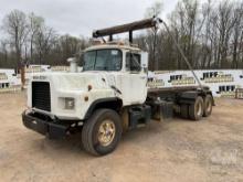 1994 MACK DM690S T/A ROLL OFF TRUCK VIN: 1M2B206CXRM013070