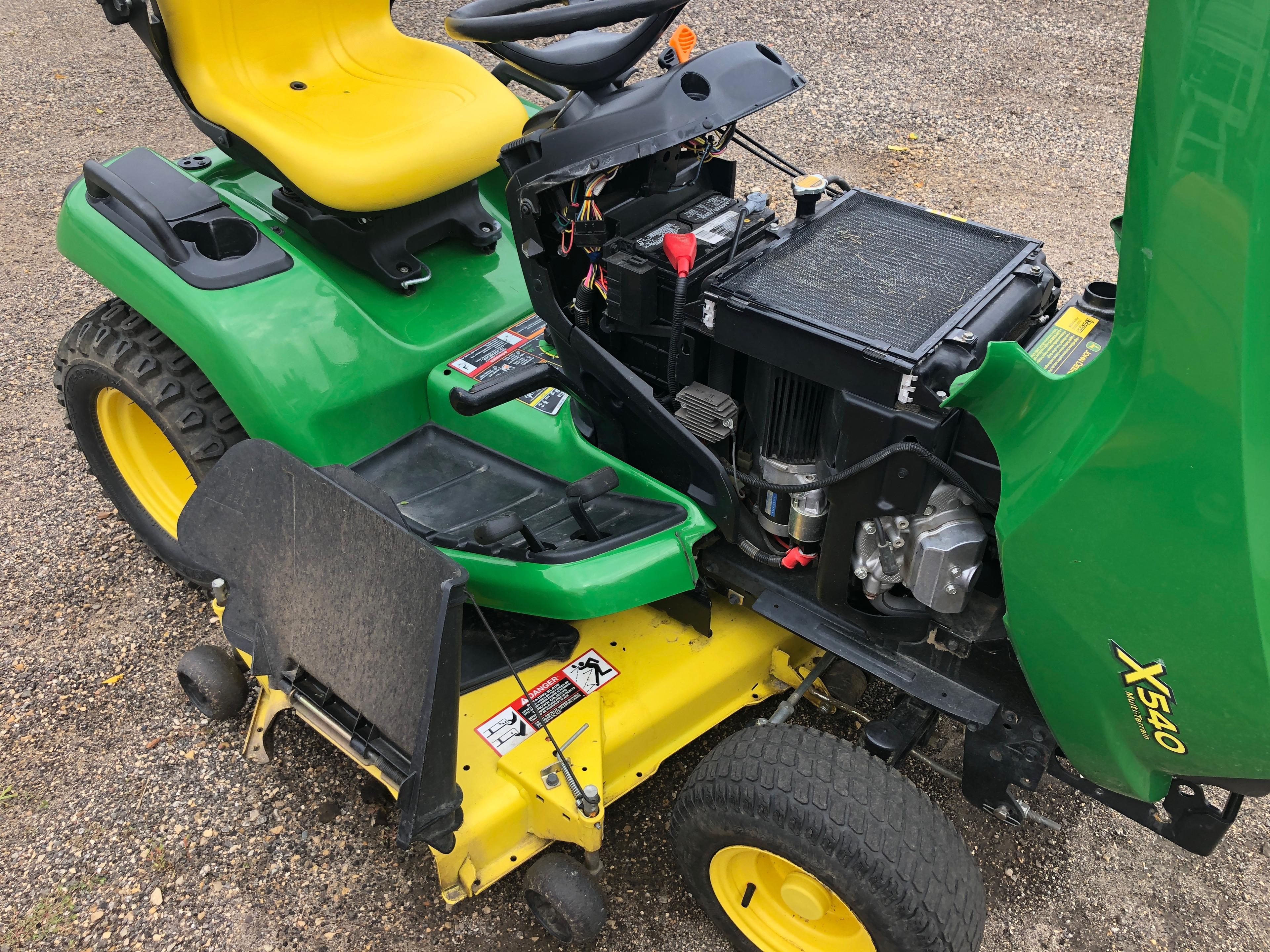 2014 John Deere X540 Lawn Mower Tractor