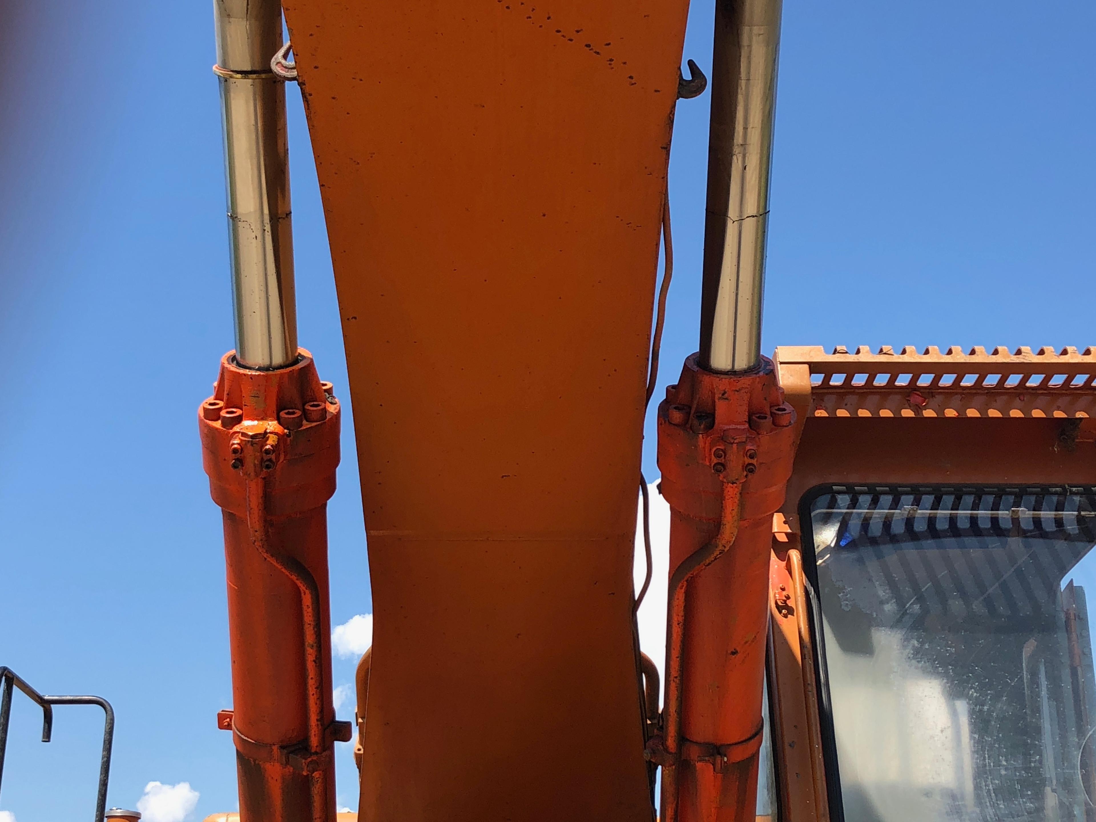 1995 Hitachi EX400LC Long arm Excavator