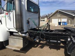 2004 Peterbilt Daycab Truck