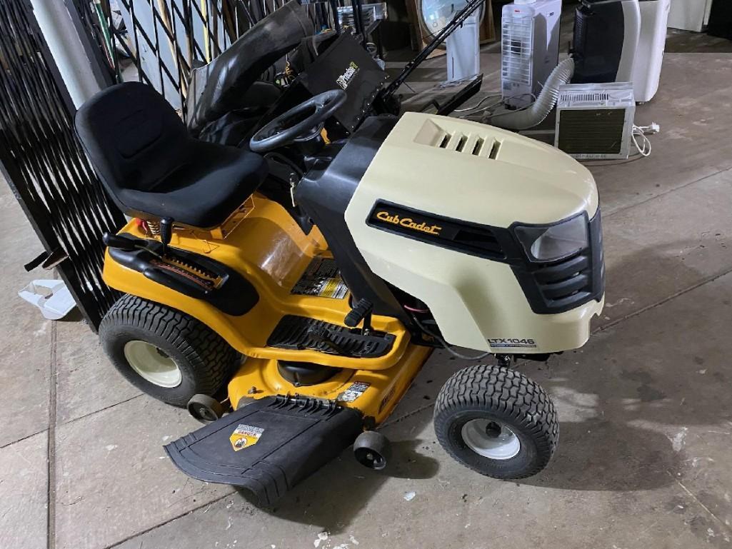 Cub Cadet LTX1046 Hydrostat Riding Lawn Mower Tractor