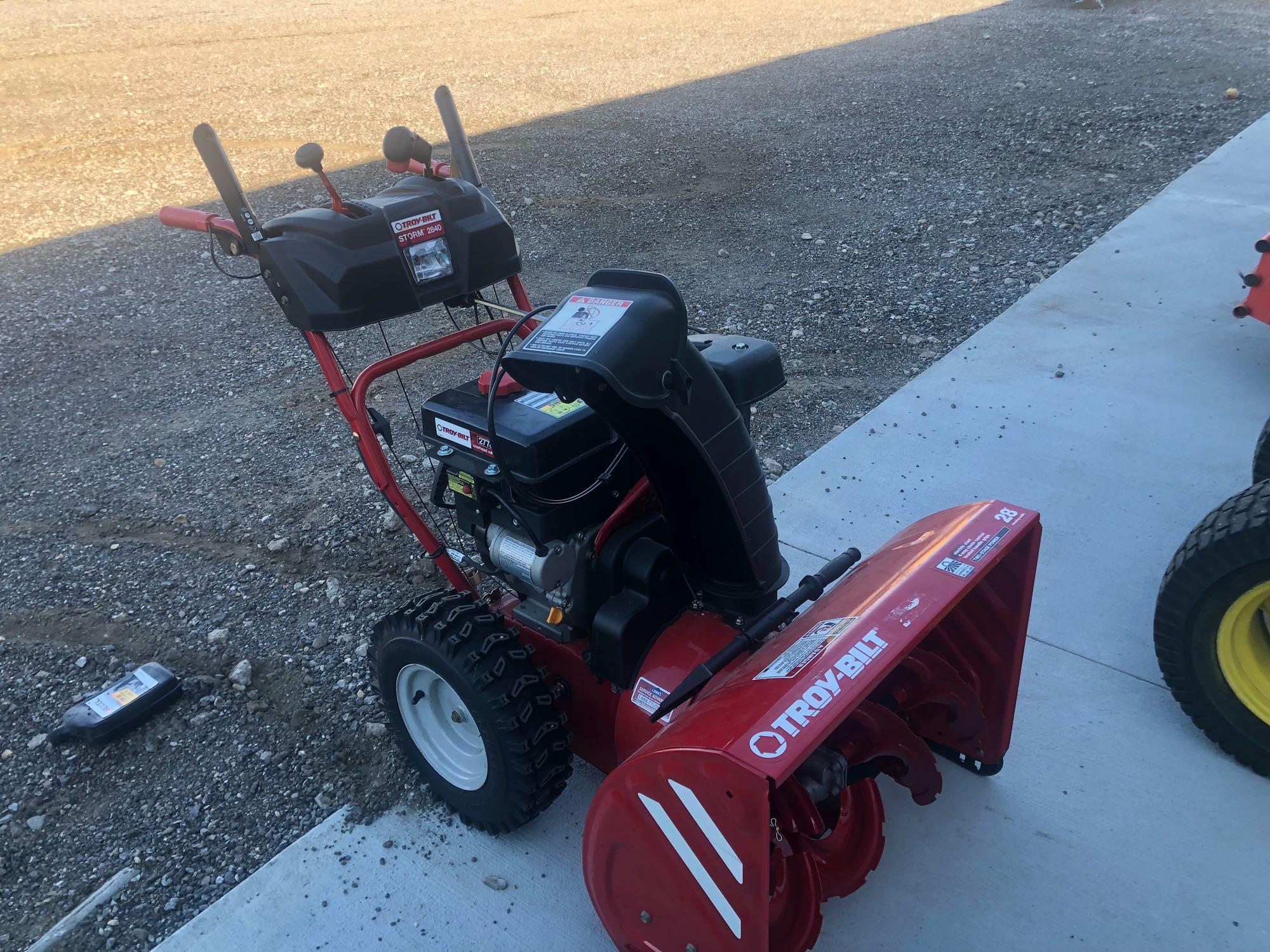 Troy Built Storm 2840 Snow Blower