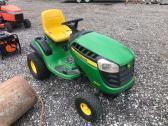 John Deere D130 Riding Mower (No Deck)