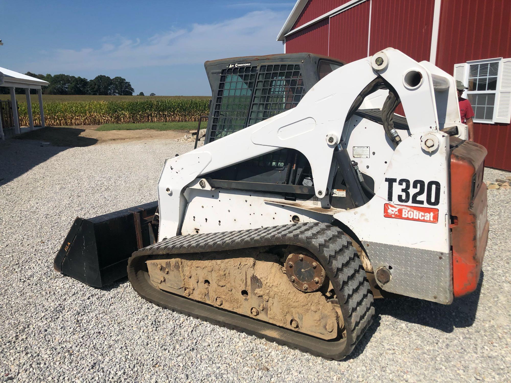 2009 Bobcat T320 Skid Loader