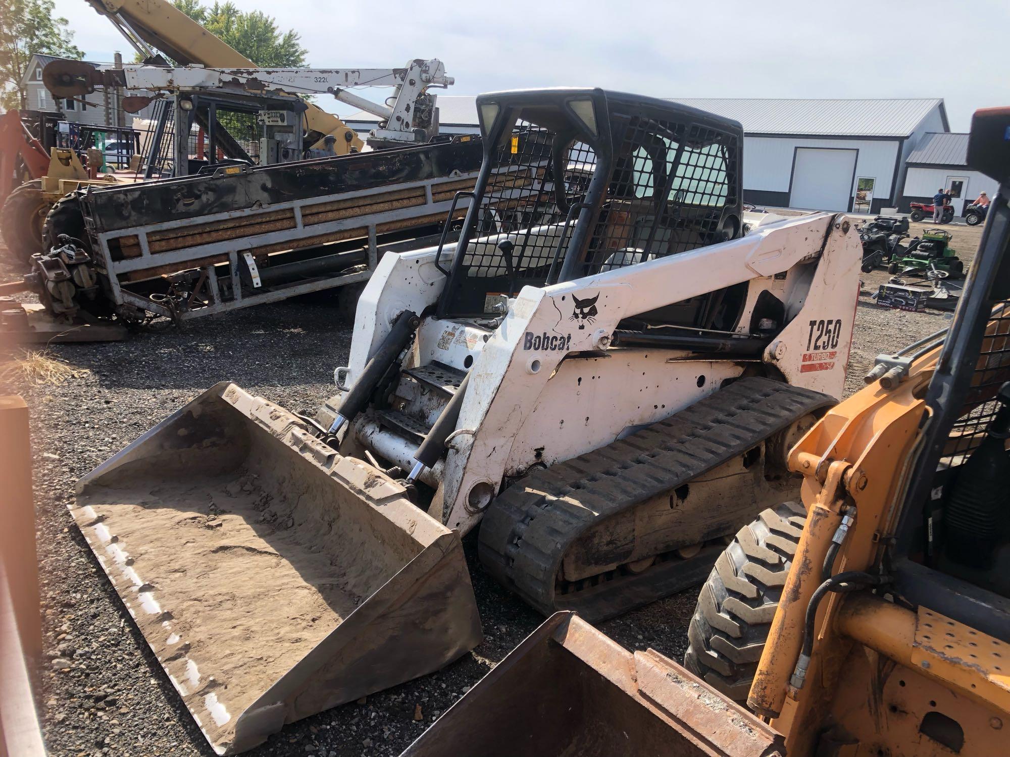 Bobcat T-250 Skid Loader