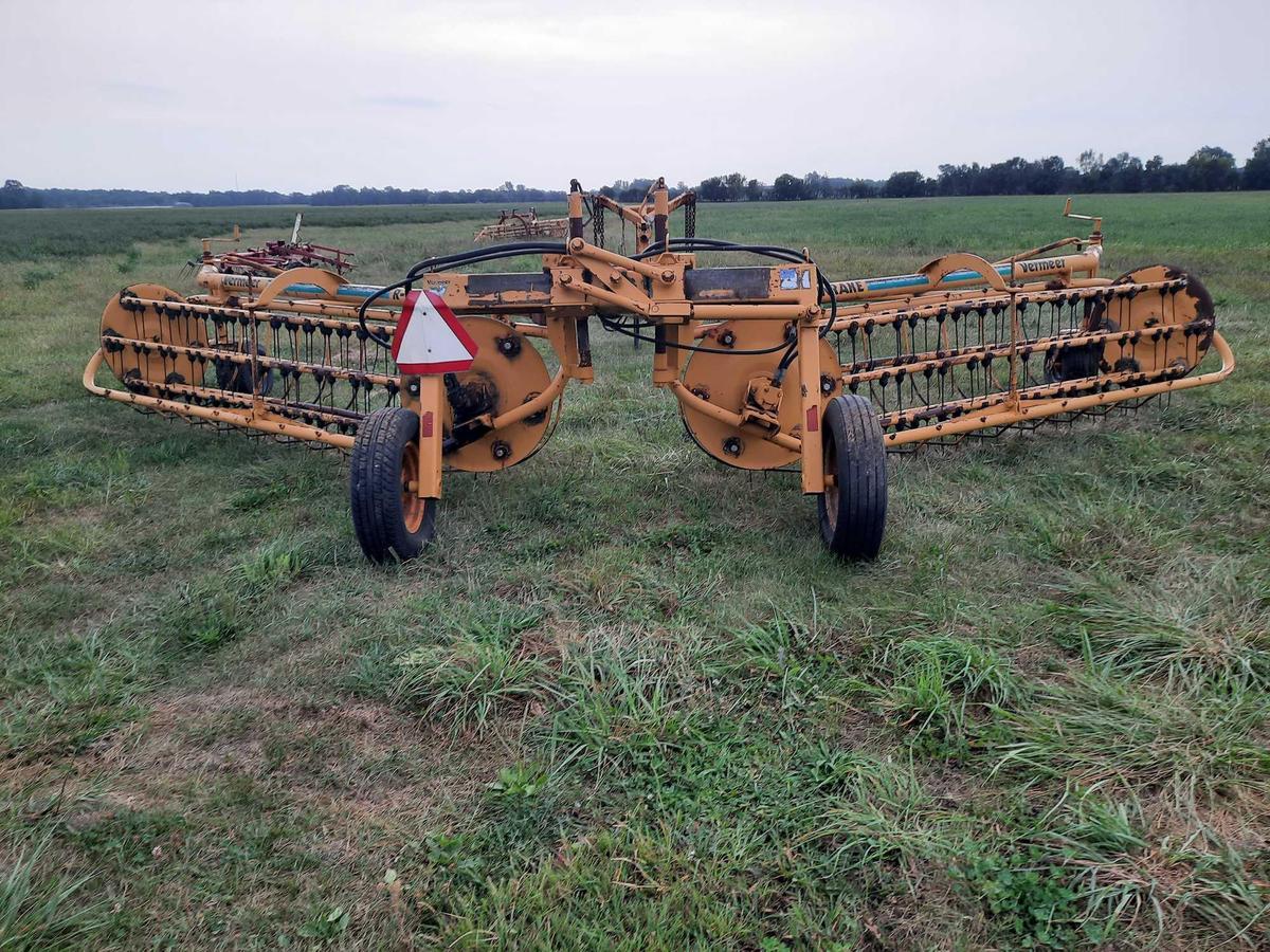 Vermeer R-23 Twin Rake