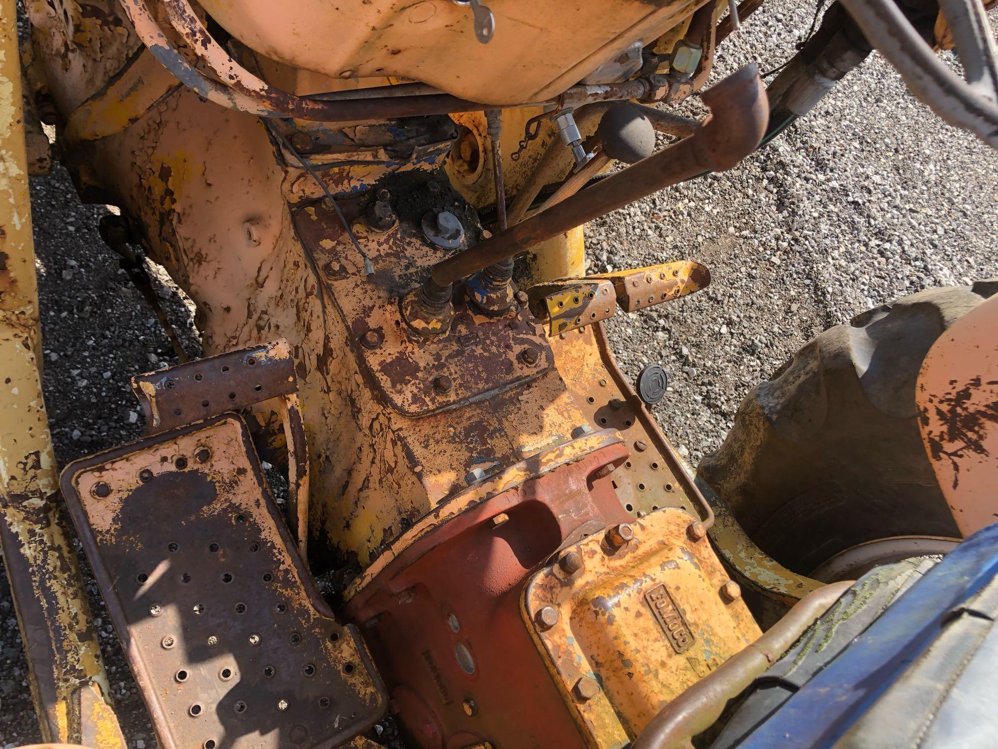 Ford Tractor With Loader Bucket