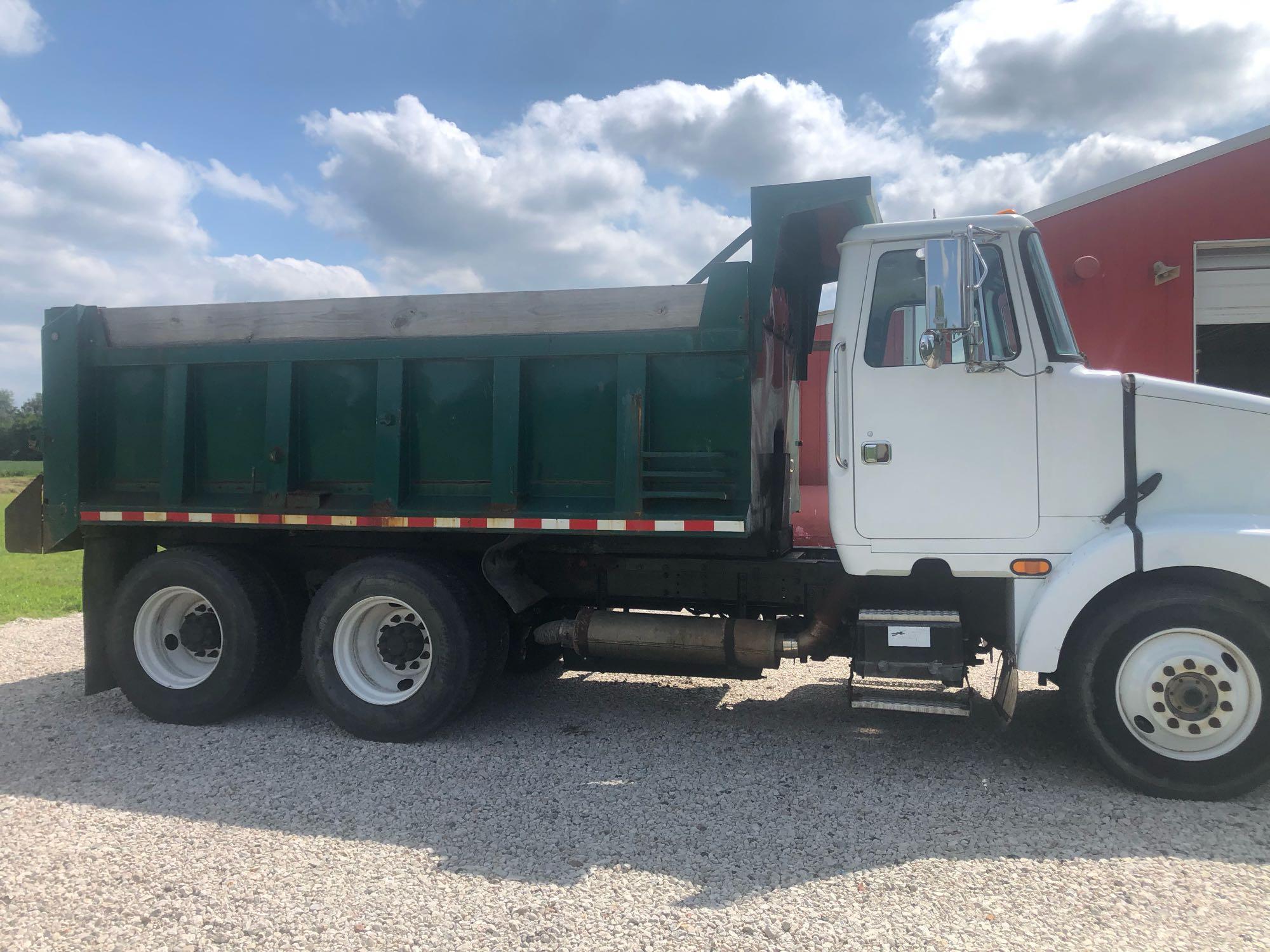 1996 Volvo WCA Areo Series Dump Truck, VIN # 4V4VDBGF8TN713661