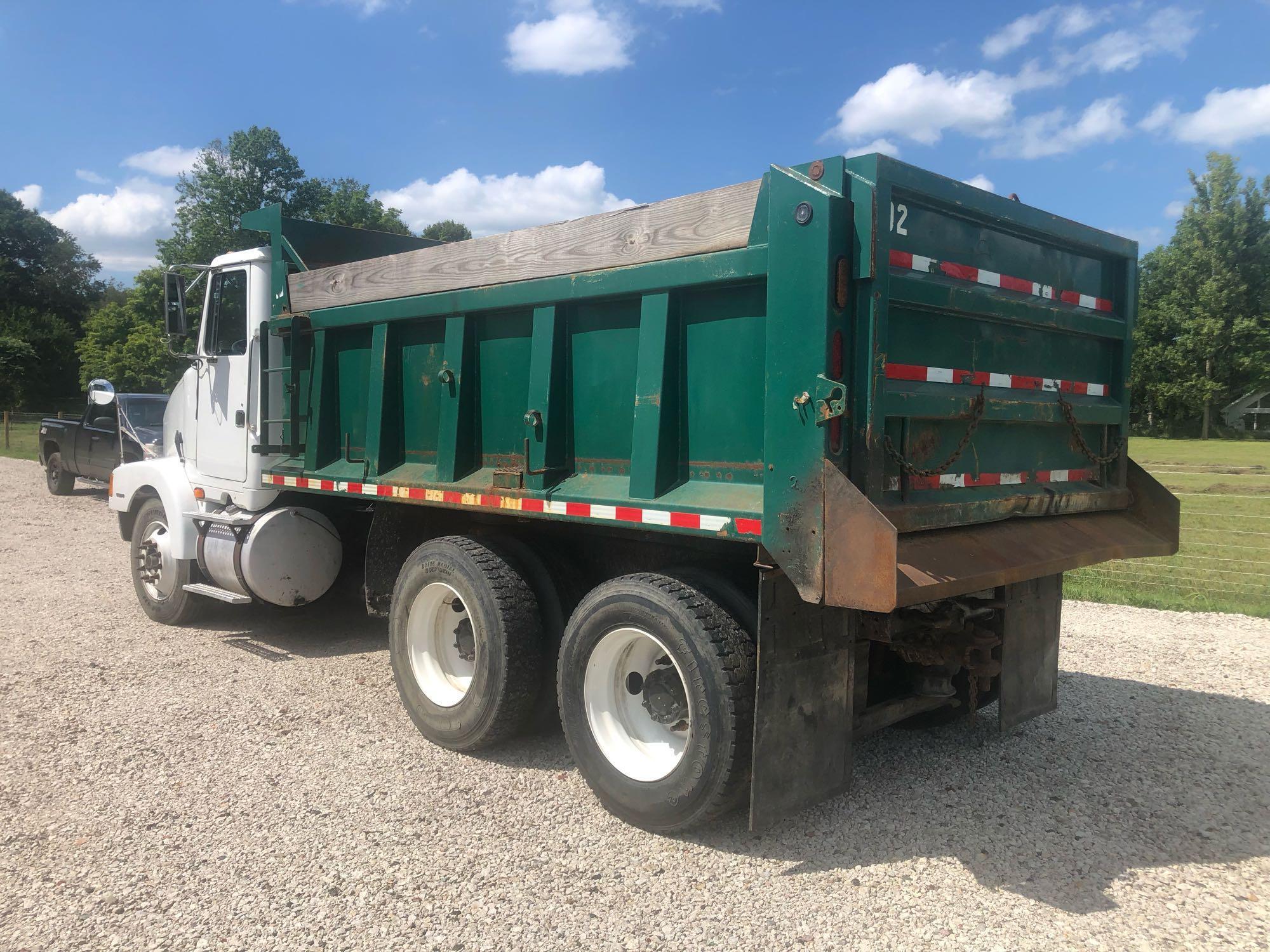 1996 Volvo WCA Areo Series Dump Truck, VIN # 4V4VDBGF8TN713661