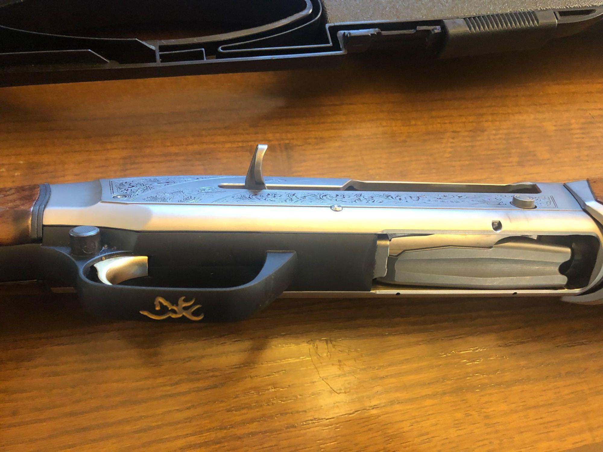 Browning Maxus Semi Auto 12 Gauge