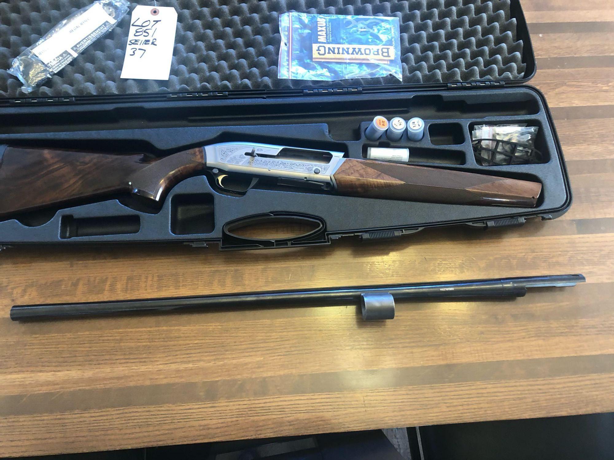 Browning Maxus Semi Auto 12 Gauge