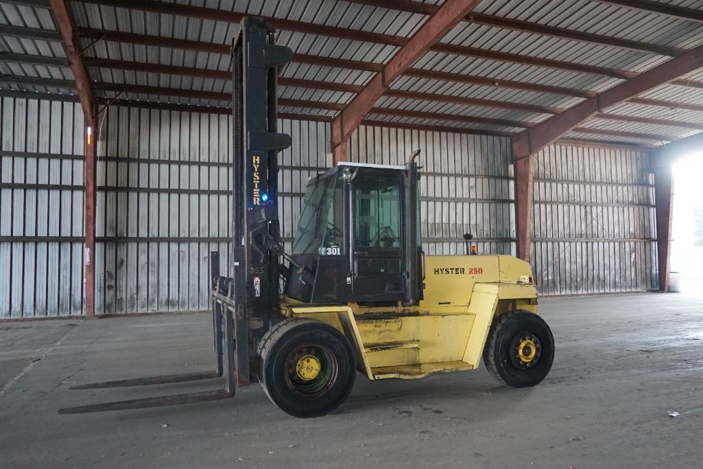 Hyster 250 Forklift