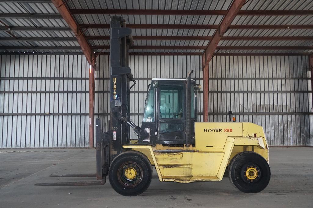 Hyster 250 Forklift