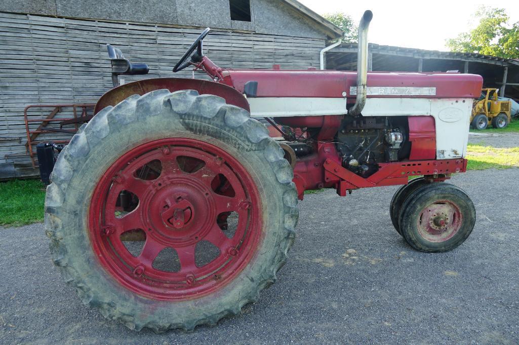 International 460 Tractor