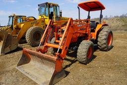 Kubota M6800 Tractor w/ Front end Loader