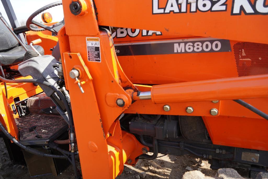 Kubota M6800 Tractor w/ Front end Loader