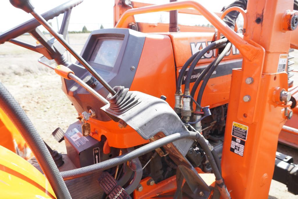 Kubota M6800 Tractor w/ Front end Loader