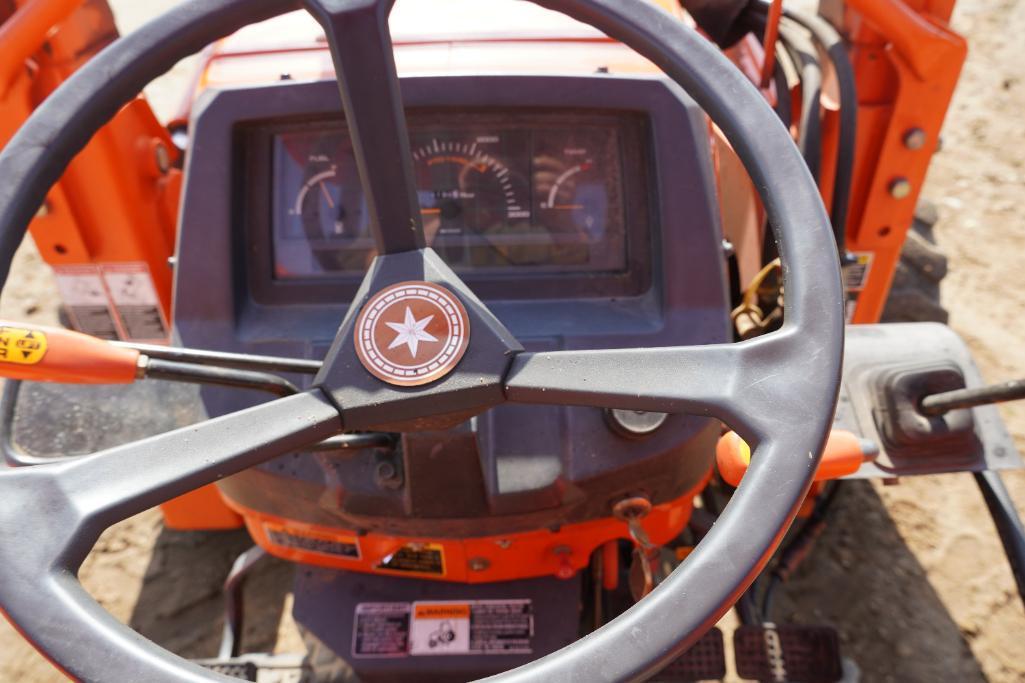 Kubota M6800 Tractor w/ Front end Loader