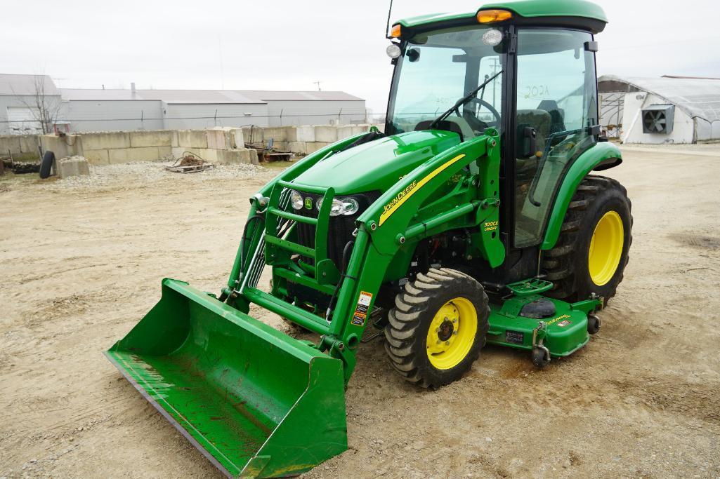 John Deere 3320 Tractor w/ Front End Loader