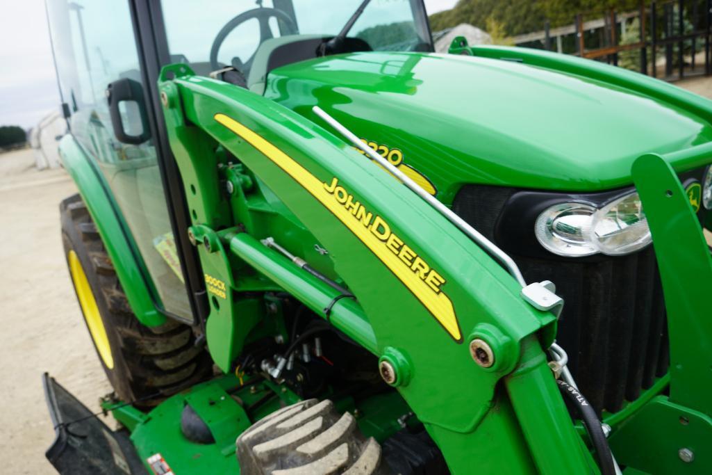 John Deere 3320 Tractor w/ Front End Loader