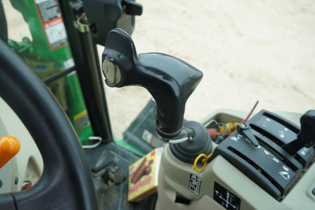 John Deere 3320 Tractor w/ Front End Loader