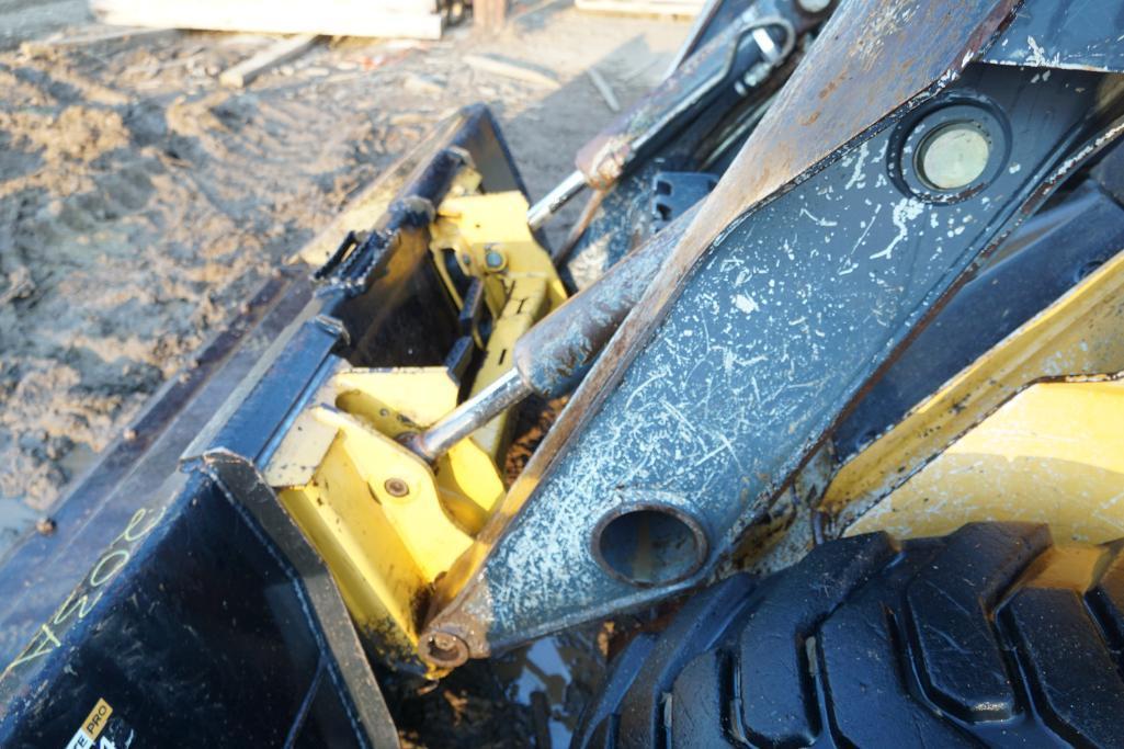 2011 John Deere 328D Skid Steer