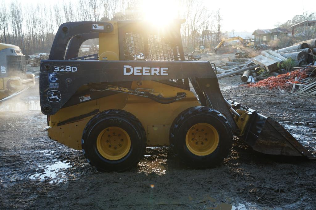 2011 John Deere 328D Skid Steer