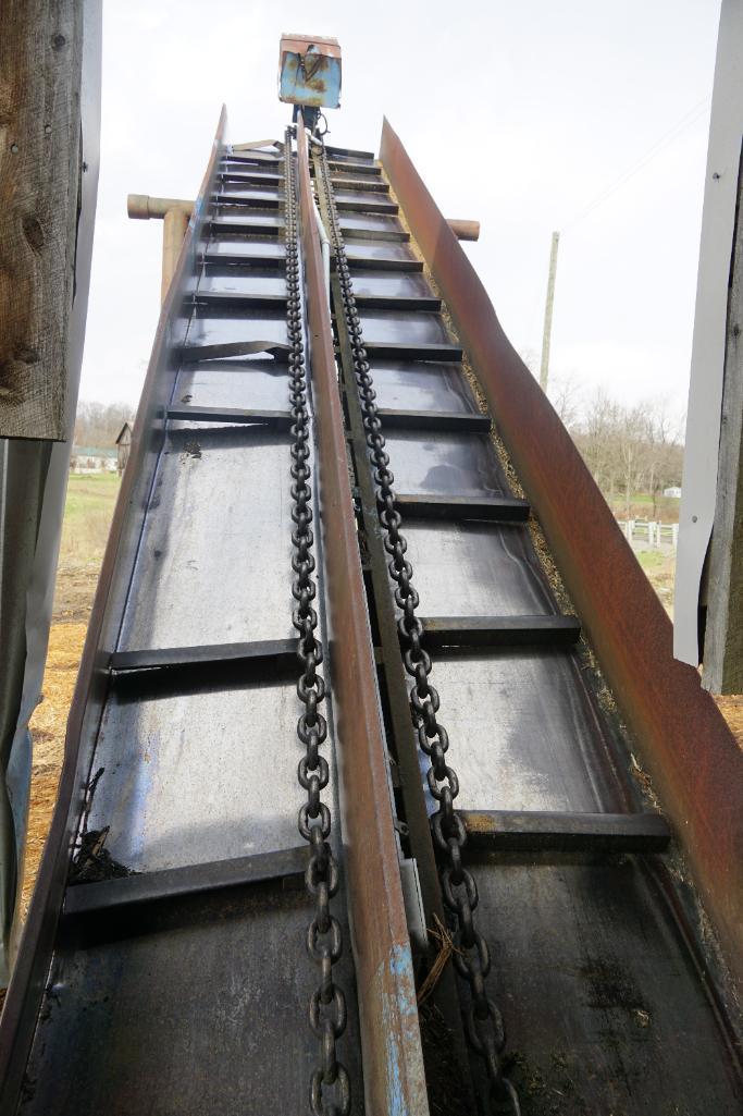 Barn Sweep Bark Conveyor